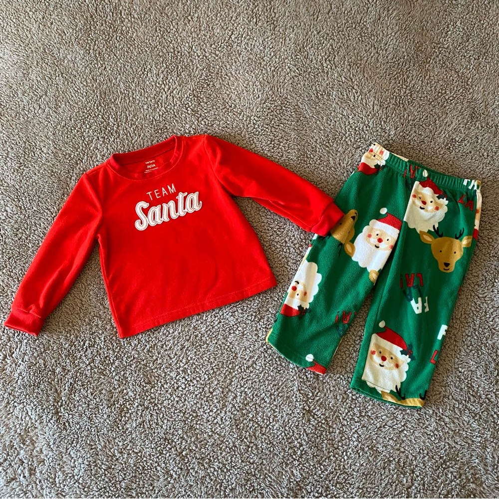 Carter’s Team Santa Pajama Set Red Reindeer Green Fleece 2T